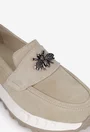 Mocasini dama bej din piele intoarsa cu ornament