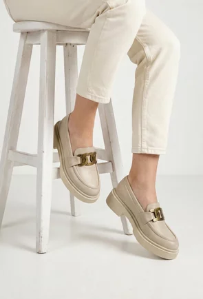 Mocasini dama bej din piele naturala cu ornament