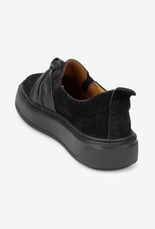 Mocasini dama din piele intoarsa neagra accesorizati