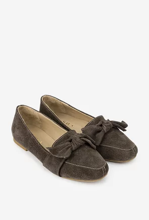 Mocasini dama din piele intoarsa taupe cu funda