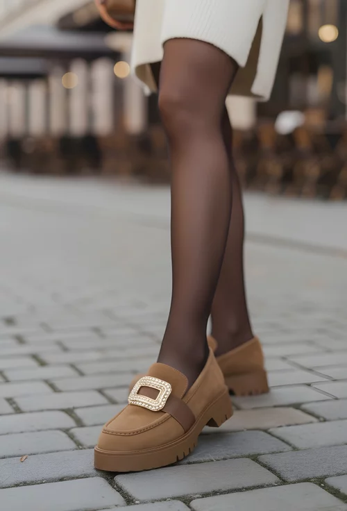 Mocasini dama maro din piele intoarsa cu ornament