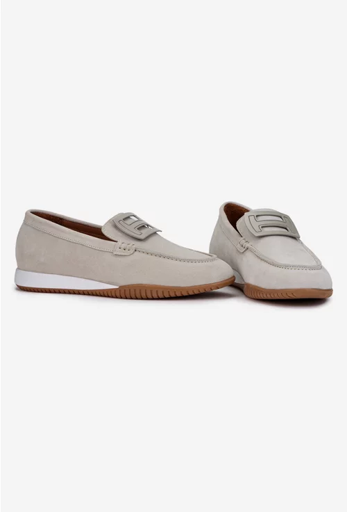 Mocasini dama NUR din piele intoarsa bej cu ornament