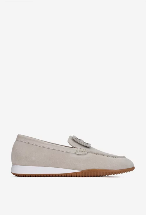 Mocasini dama NUR din piele intoarsa bej cu ornament