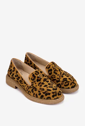 Mocasini dama NUR din piele intoarsa maro cu animal print