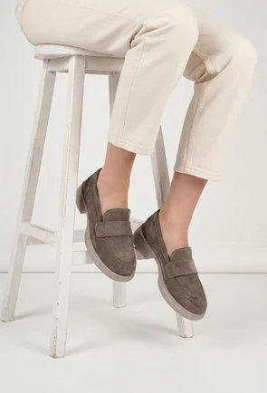 Mocasini dama taupe din piele intoarsa