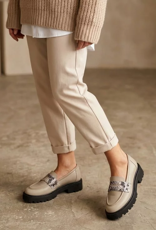 Mocasini dama taupe din piele naturala cu detalii piele lacuita