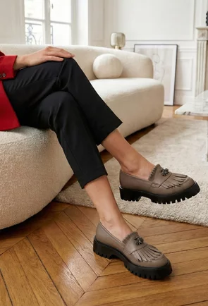 Mocasini dama taupe din piele naturala cu ornament