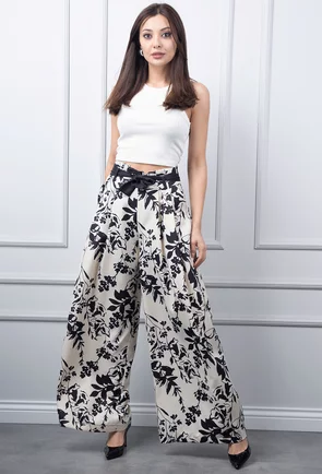 Pantaloni albi cu detalii negre