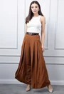 Pantaloni maro cu accesoriu curea