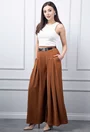 Pantaloni maro cu accesoriu curea