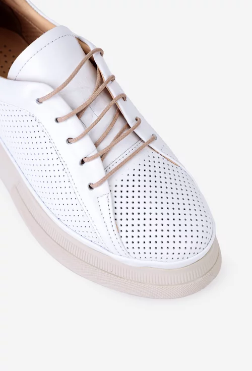 Pantofi albi din piele naturala perforata