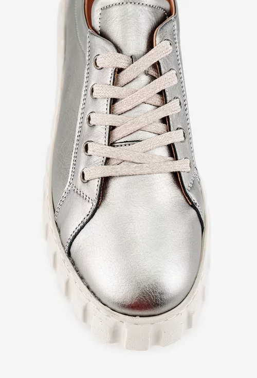 Pantofi argintii din piele cu siret si talpa inalta