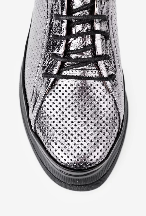 Pantofi argintii din piele perforata