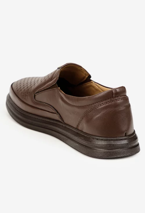 Pantofi barbati din piele naturala maro cu perforatii