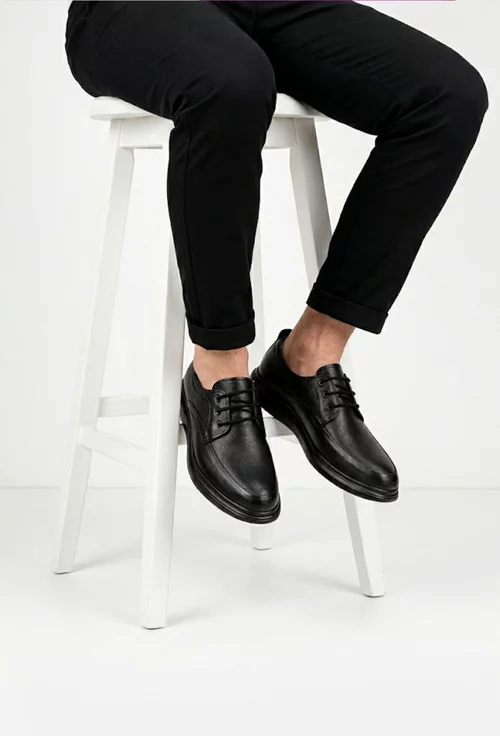 Pantofi barbati din piele naturala neagra cu varf rotunjit