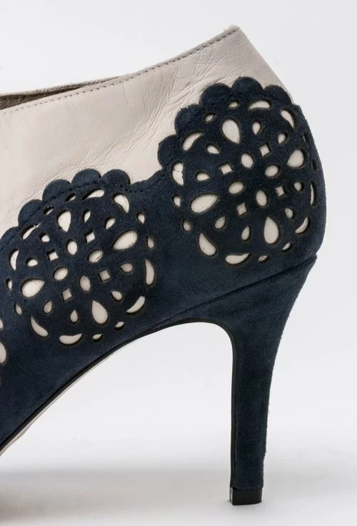 Pantofi bleumarin cu crem din piele naturala Julieta