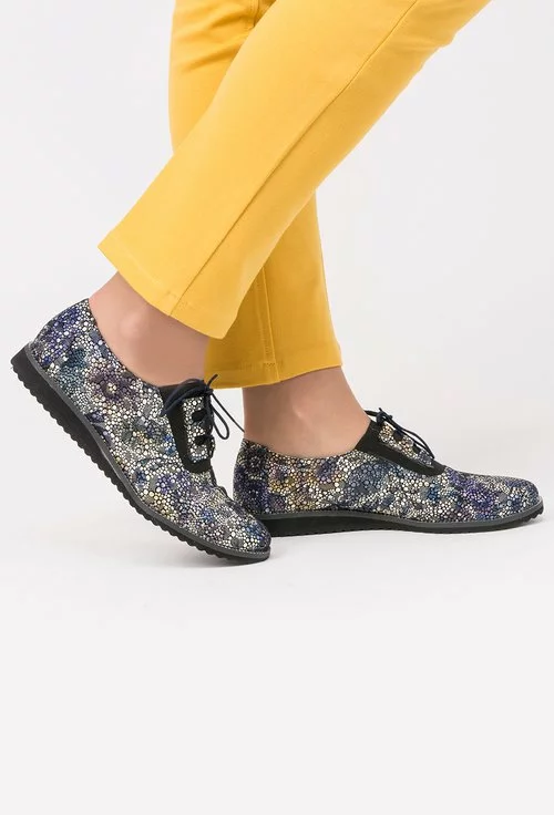 Pantofi bleumarin din piele naturala cu imprimeu multicolor Brenda
