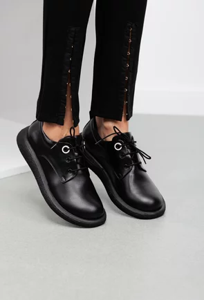 Pantofi cu siret din piele naturala neagra