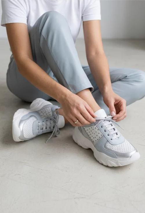 Pantofi dama albi cu bleu din piele naturala cu insertii sclipitoare