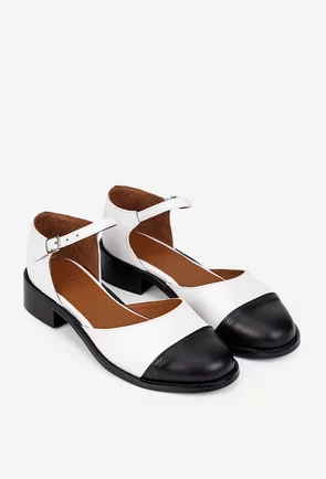 Pantofi dama albi cu negru din piele naturala decupati pe laterale