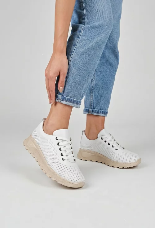 フィア　 Pantofi dama albi din piele cu aspect perforat - Dasha.ro