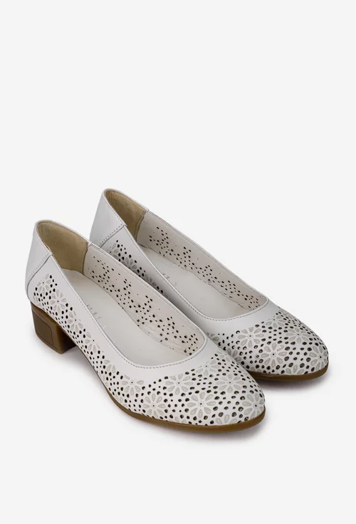 Pantofi dama albi din piele cu model floral si perforatii