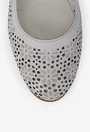 Pantofi dama albi din piele cu model floral si perforatii