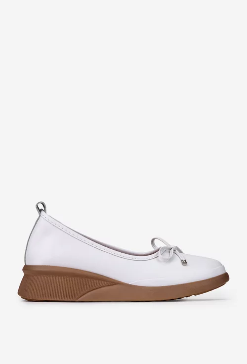 Pantofi dama albi din piele naturala cu accesoriu funda