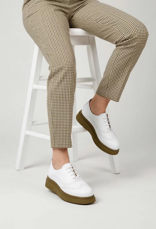 Pantofi dama albi din piele naturala cu aspect perforat