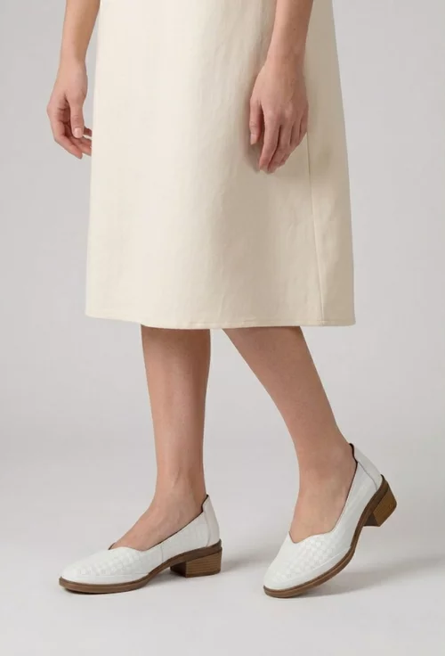 Pantofi dama albi din piele naturala cu model