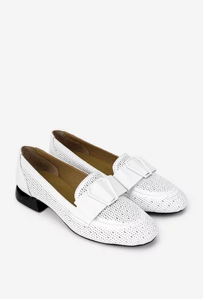 Pantofi dama albi din piele naturala cu ornament