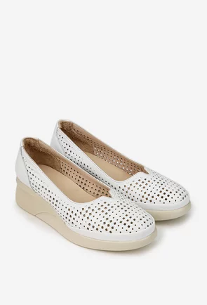 Pantofi dama albi din piele naturala cu perforatii