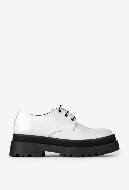Pantofi dama albi din piele naturala cu talpa neagra