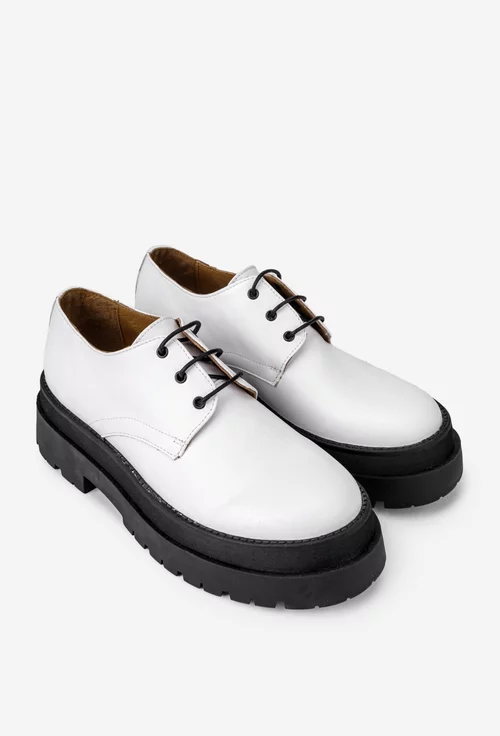 Pantofi dama albi din piele naturala cu talpa neagra