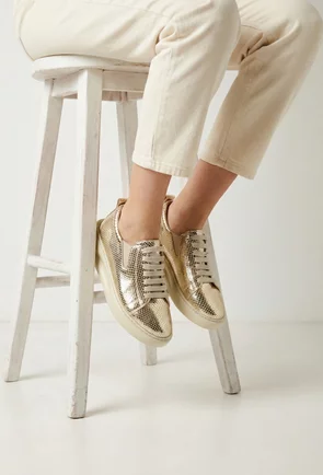 Pantofi dama aurii din piele cu aspect lucios