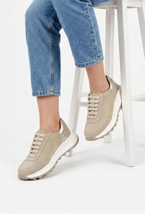 Pantofi dama bej cu auriu din piele intoarsa