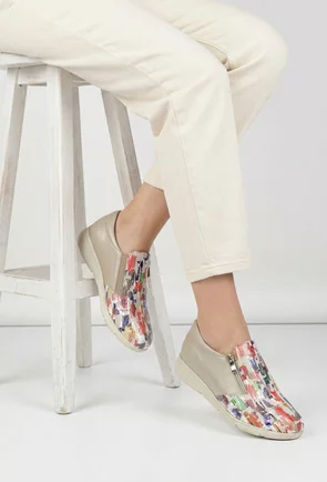 Pantofi dama bej cu detalii multicolore din piele naturala