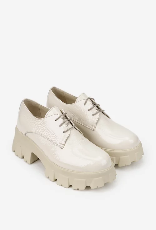 Pantofi dama bej deschis din piele lacuita