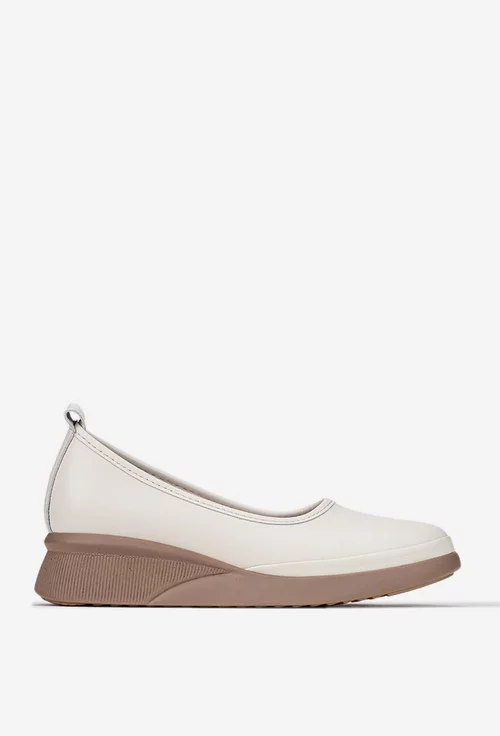Pantofi dama bej deschis din piele naturala