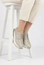 Pantofi dama bej din piele naturala cu aspect perforat