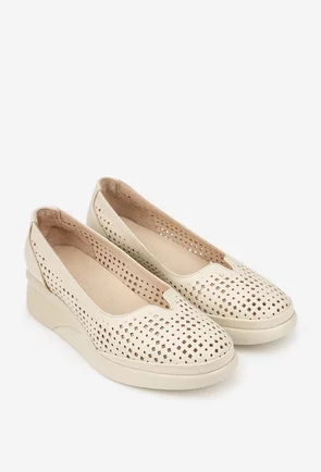 Pantofi dama bej din piele naturala cu perforatii