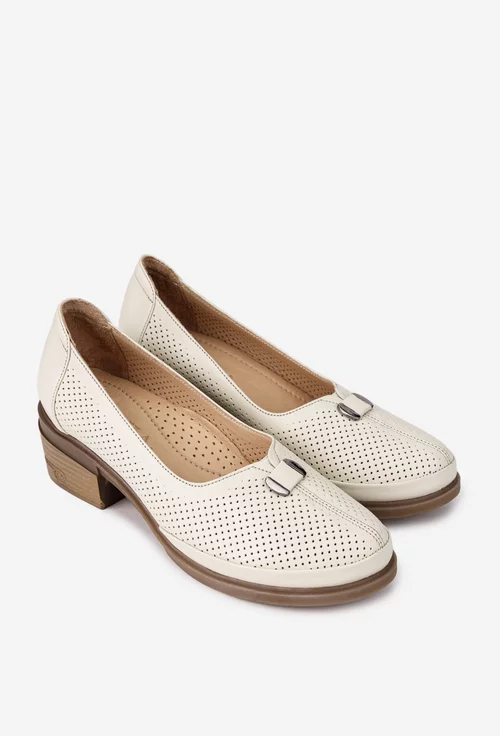 Pantofi dama bej din piele perforata