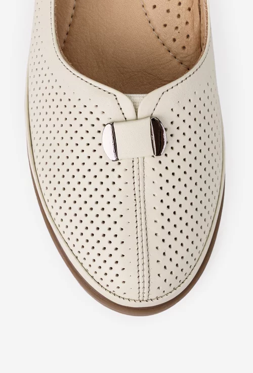 Pantofi dama bej din piele perforata