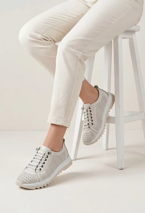 Pantofi dama crem din piele naturala perforata