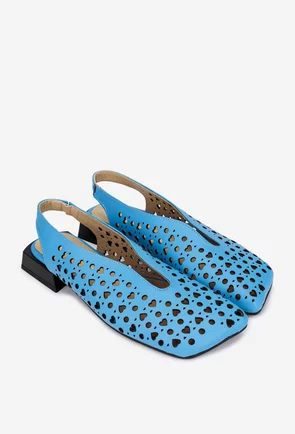 Pantofi dama din piele albastra cu model perforat si calcai decupat
