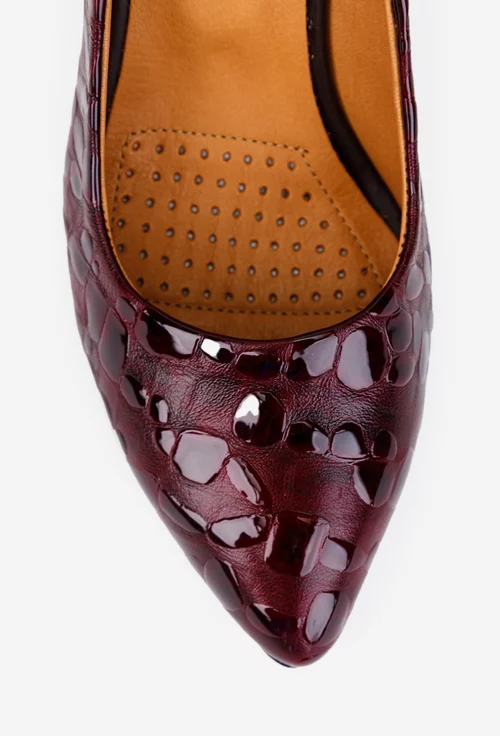 Pantofi dama din piele bordo cu model si toc deosebit