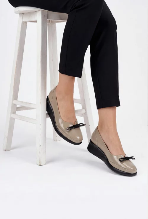 Pantofi dama din piele lacuita taupe