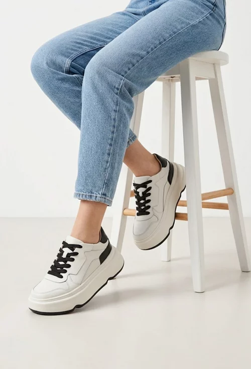 Pantofi dama din piele naturala alba cu detalii negre