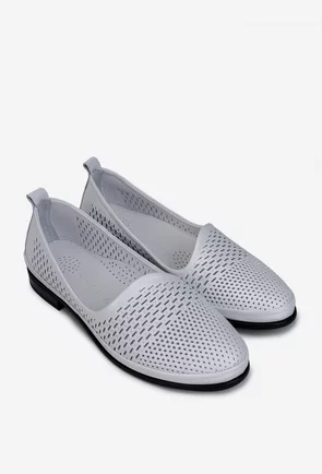 Pantofi dama din piele naturala alba cu perforatii