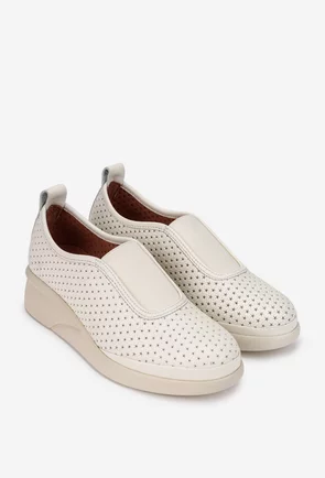Pantofi dama din piele naturala bej cu model perforat